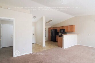 8207 S 18th St in Phoenix, AZ - Building Photo - Building Photo