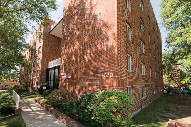 Forest Apartments in Glen Ellyn, IL - Building Photo - Building Photo