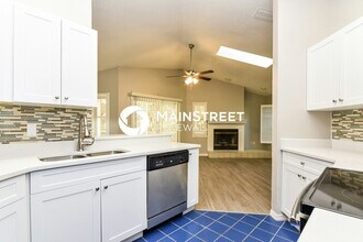 812 Crestridge Dr in Tarpon Springs, FL - Building Photo - Building Photo
