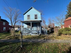 561 Irondale St in Elyria, OH - Building Photo