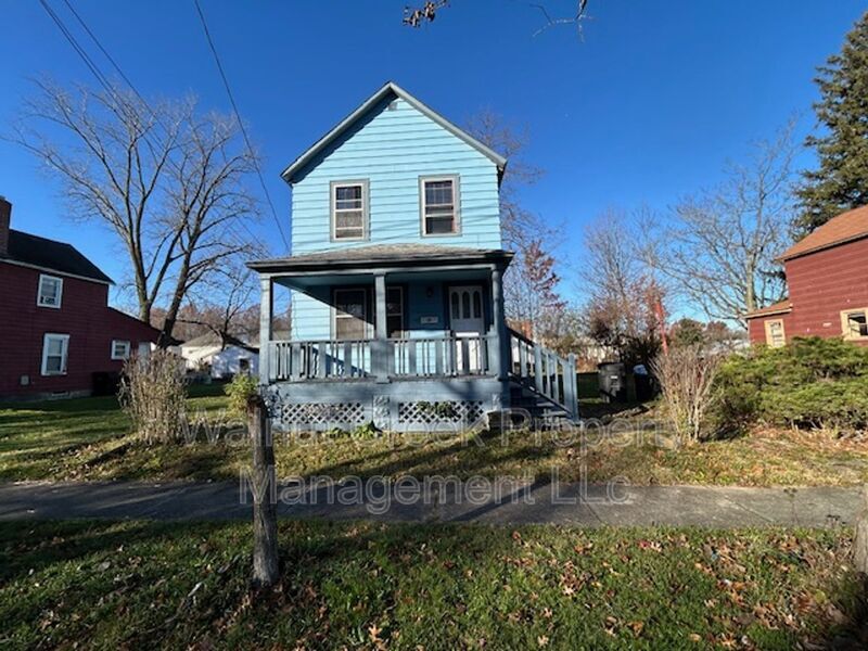 561 Irondale St in Elyria, OH - Building Photo