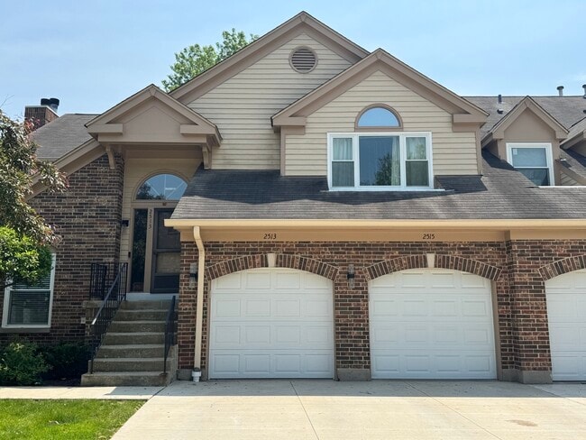 property at 2515 Live Oak Ln