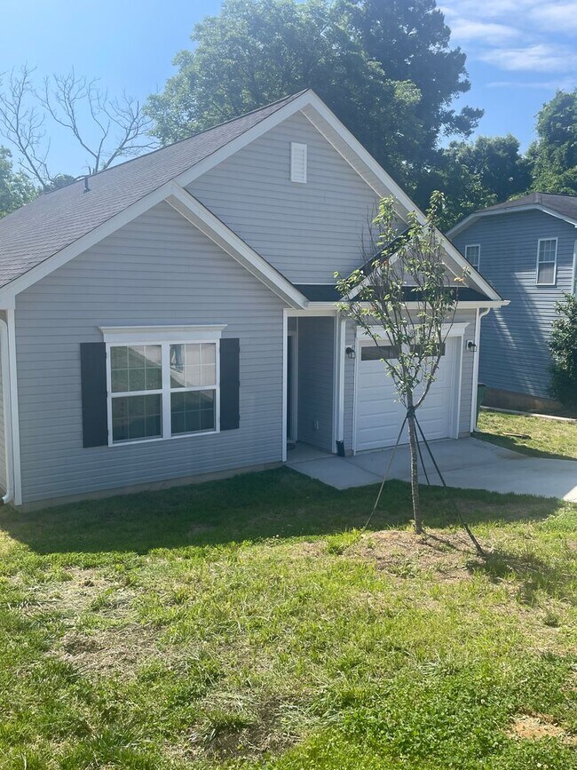 841 McDonald Rd in Charlotte, NC - Building Photo - Building Photo