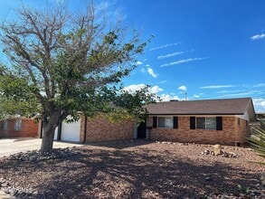 7200 Alto Rey Ave in El Paso, TX - Building Photo - Building Photo