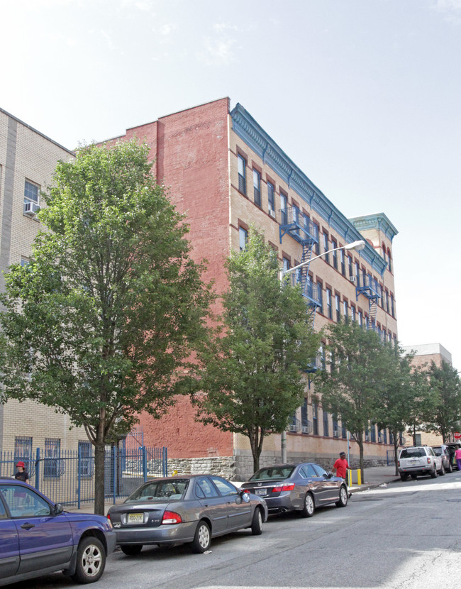 Knox Place in Brooklyn, NY - Building Photo - Building Photo