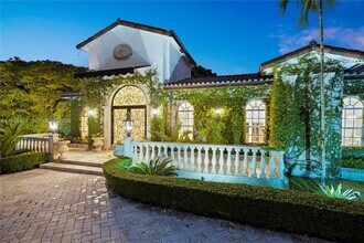 12300 Old Cutler Rd in Miami, FL - Building Photo - Building Photo