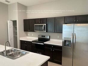 886 SW Del Rio Blvd in Port St. Lucie, FL - Building Photo - Building Photo