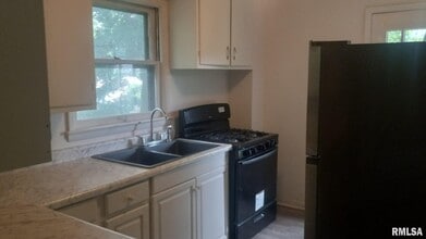 735 20th Ave in East Moline, IL - Building Photo - Building Photo