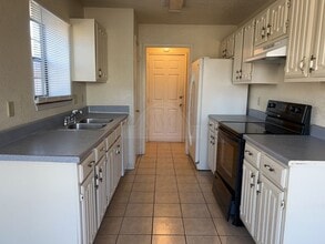 2001 Meadowbrook Dr in Killeen, TX - Building Photo - Building Photo
