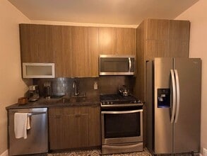 138 W 30th St, Unit 2 in Bayonne, NJ - Building Photo - Building Photo