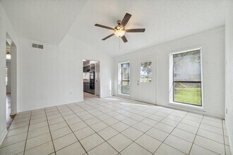 2223 Par Ln in Richmond, TX - Building Photo - Building Photo