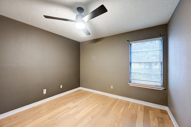 property at 10118 Fernstone Ln