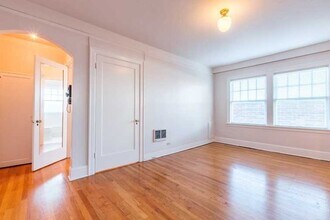 San Carlos Apartments in Portland, OR - Building Photo - Interior Photo