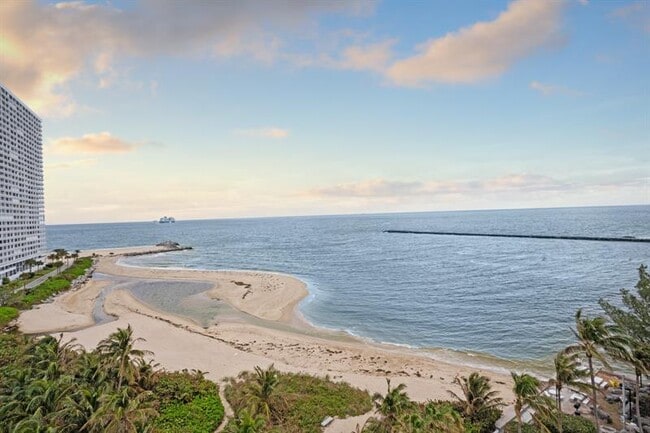 2100 S Ocean Dr in Fort Lauderdale, FL - Foto de edificio - Building Photo