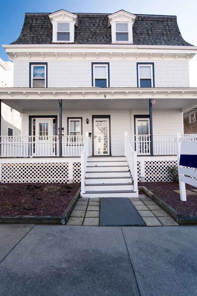 7 Narragansett Ave Rentals in Newport, RI