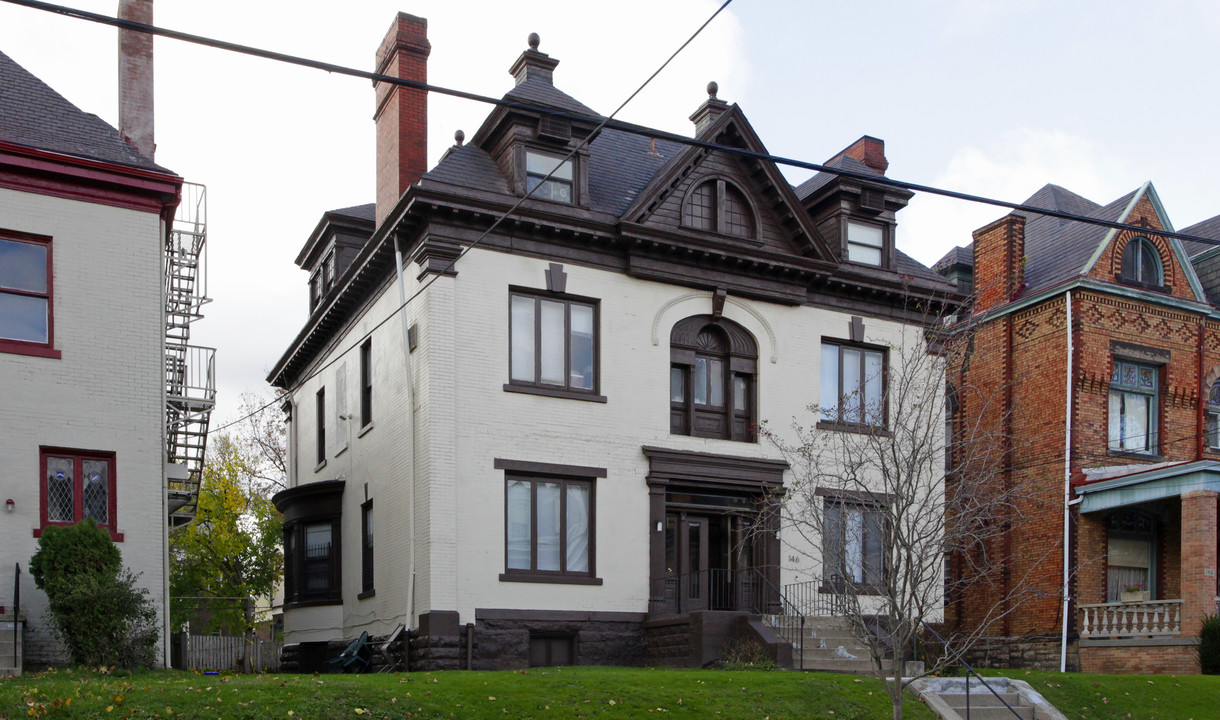 146 S Fairmount St in Pittsburgh, PA - Building Photo