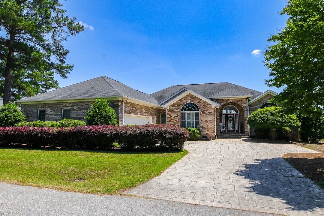 1242 Greenbriar Dr in Vass, NC - Building Photo