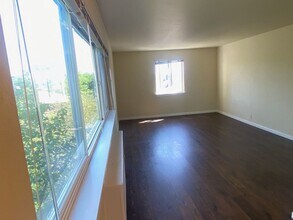Park Manor in Seattle, WA - Building Photo - Building Photo