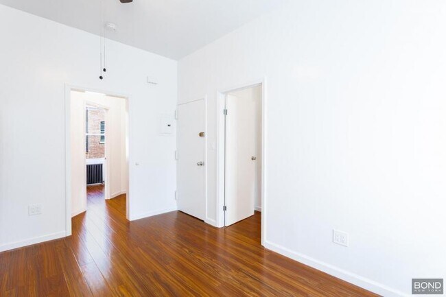 66 Eagle St in Brooklyn, NY - Building Photo - Building Photo