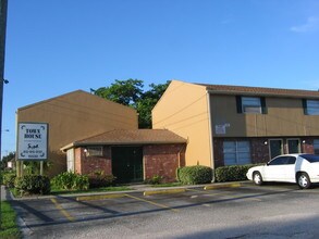 15530 N Nebraska Ave in Lutz, FL - Building Photo - Building Photo