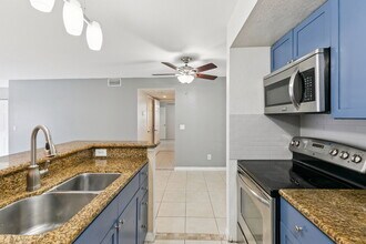 5112 Conroy Rd in Orlando, FL - Building Photo - Building Photo