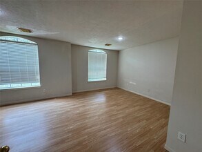 6110 Villa Hills Dr in Houston, TX - Building Photo - Building Photo