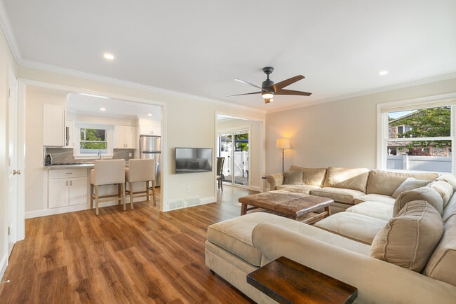 165 Byrne Ave, Unit Fl 1