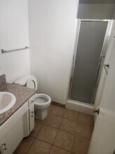 1326 N Central Ave, Unit 9 in Glendale, CA - Building Photo - Building Photo