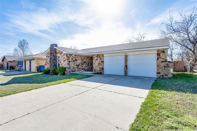 645 Lloyd Ave in Midwest City, OK - Building Photo - Building Photo