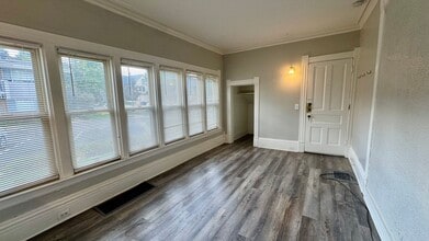 324 Prospect Ave NE in Grand Rapids, MI - Building Photo - Building Photo
