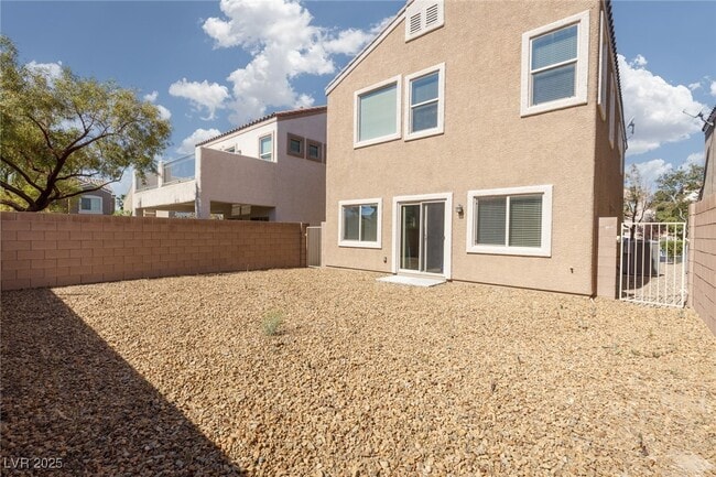 property at 2872 Glass Vine Ct