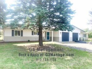 570 E Marr Rd in Howell, MI - Building Photo - Building Photo