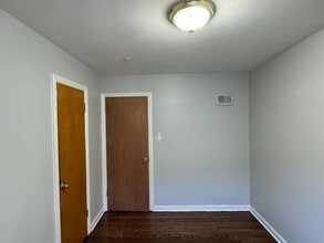 8957 Lamon Ave in Skokie, IL - Foto de edificio - Building Photo