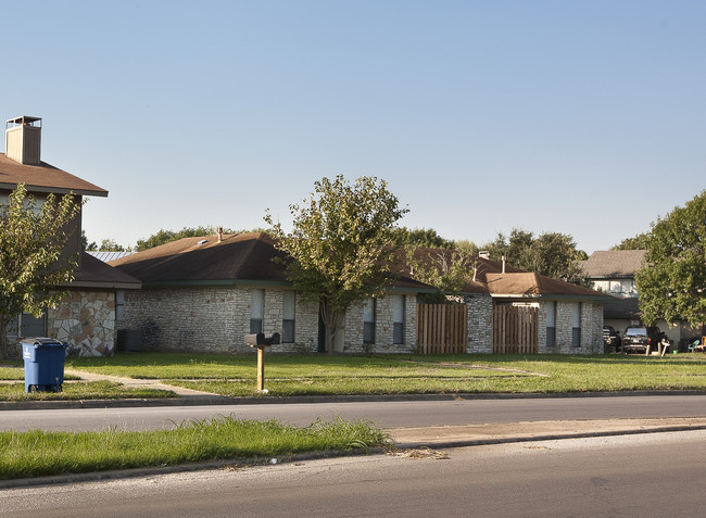 Peppertree Pkwy. in Austin, TX - Building Photo - Building Photo