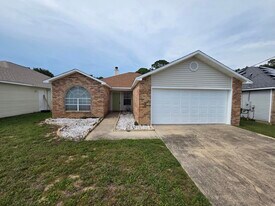 776 Pearl Sand Dr in Mary Esther, FL - Building Photo