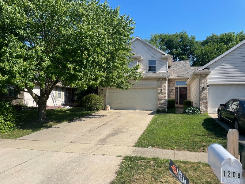 1208 E Jeffery Dr in Mahomet, IL - Foto de edificio