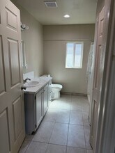 418 N Elmwood Ave in Lindsay, CA - Foto de edificio - Building Photo