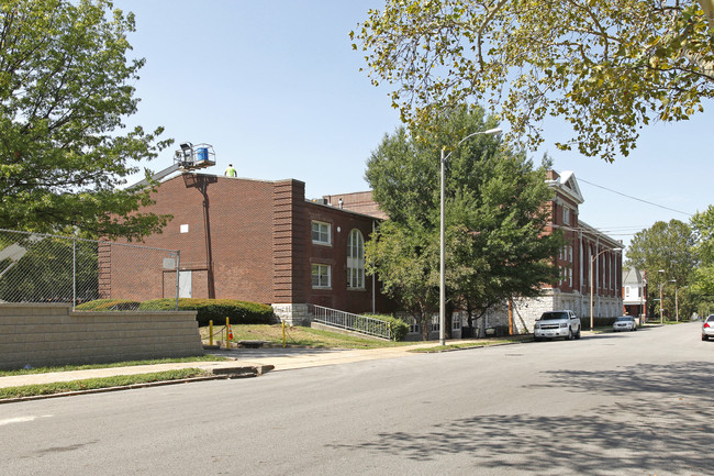 Minerva Place Apartments in St. Louis, MO - Foto de edificio - Building Photo