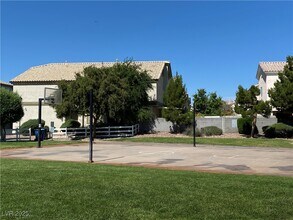 6450 Stone Dry Ave in Henderson, NV - Building Photo - Building Photo