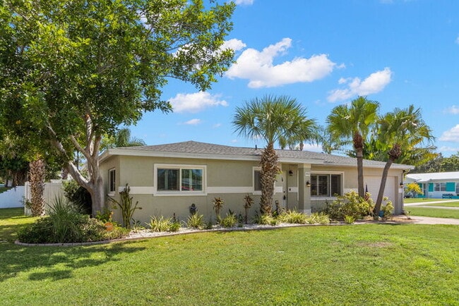 7401 1st Way N in St. Petersburg, FL - Building Photo - Building Photo