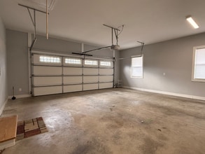 445 Farmer Cir in Mineral Bluff, GA - Foto de edificio - Building Photo