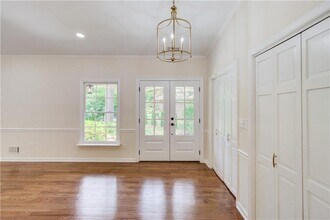 770 Crest Valley Dr NW in Atlanta, GA - Building Photo - Building Photo