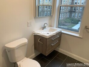 29 Queensberry St, Unit 9 in Boston, MA - Building Photo - Building Photo