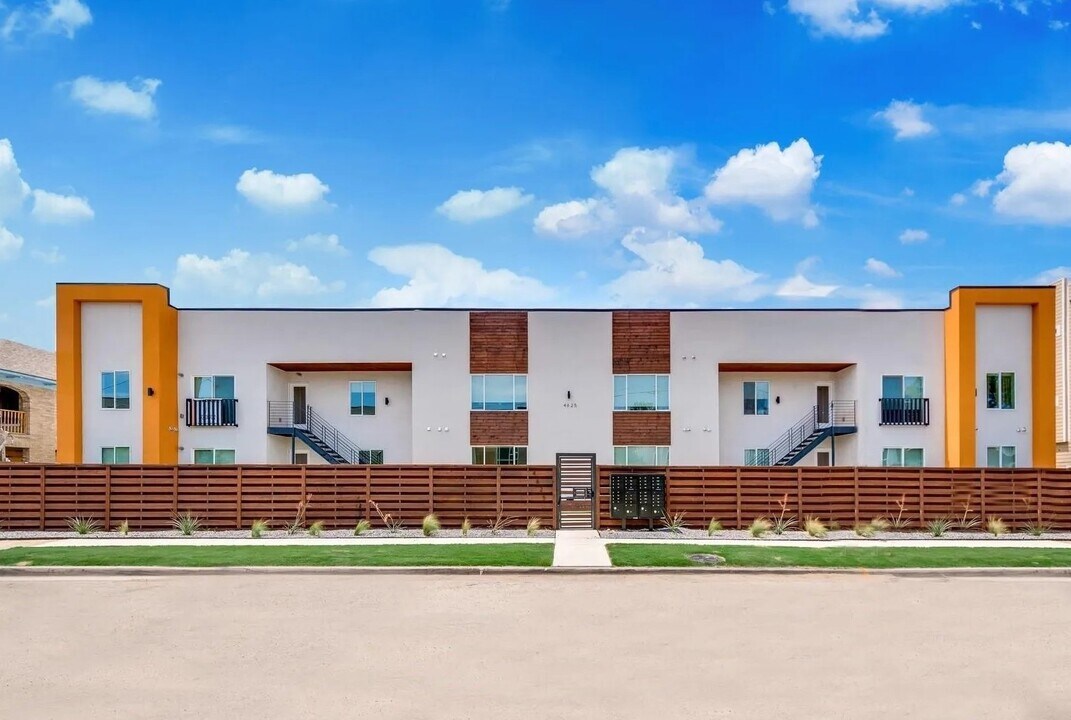 4625 Virginia in Dallas, TX - Foto de edificio