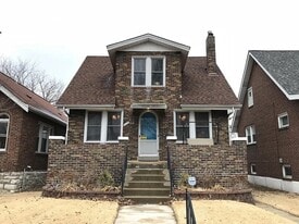6439 Lindenwood Pl in St. Louis, MO - Building Photo