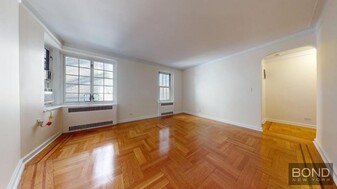 1 Jane St in New York, NY - Building Photo