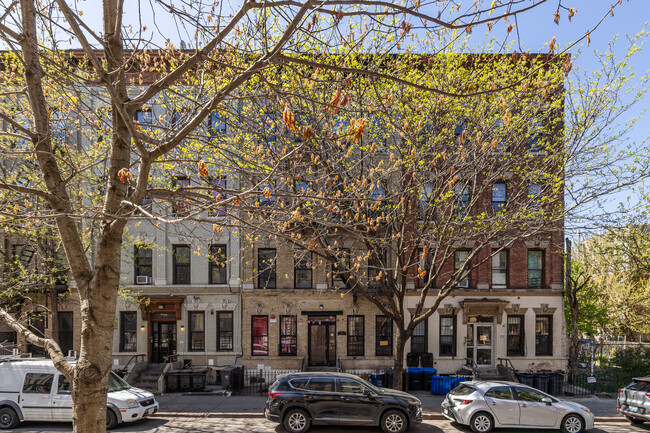 317 Jefferson St in Brooklyn, NY - Foto de edificio - Building Photo