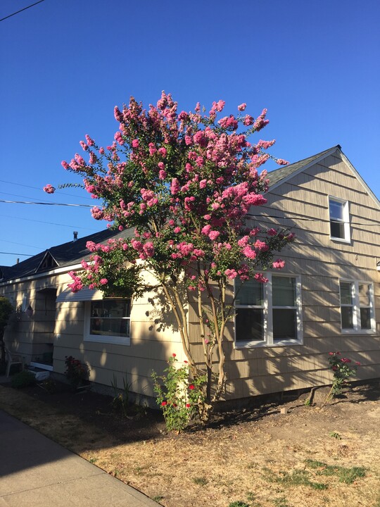 212 S Center St, Unit 212 in Newberg, OR - Foto de edificio