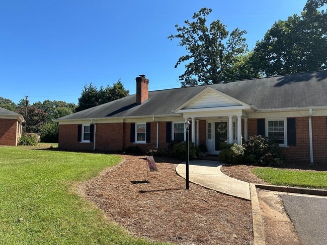 property at 2650 Grosvenor Pl