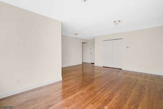 372 S Washington Ave in Bergenfield, NJ - Building Photo - Building Photo